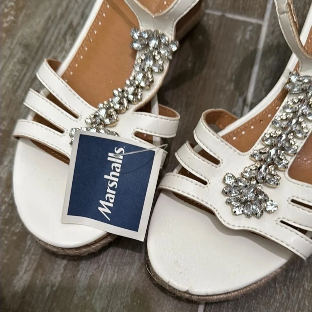 Adrienne Vittadini White and Brown Wedges with Comfort Design